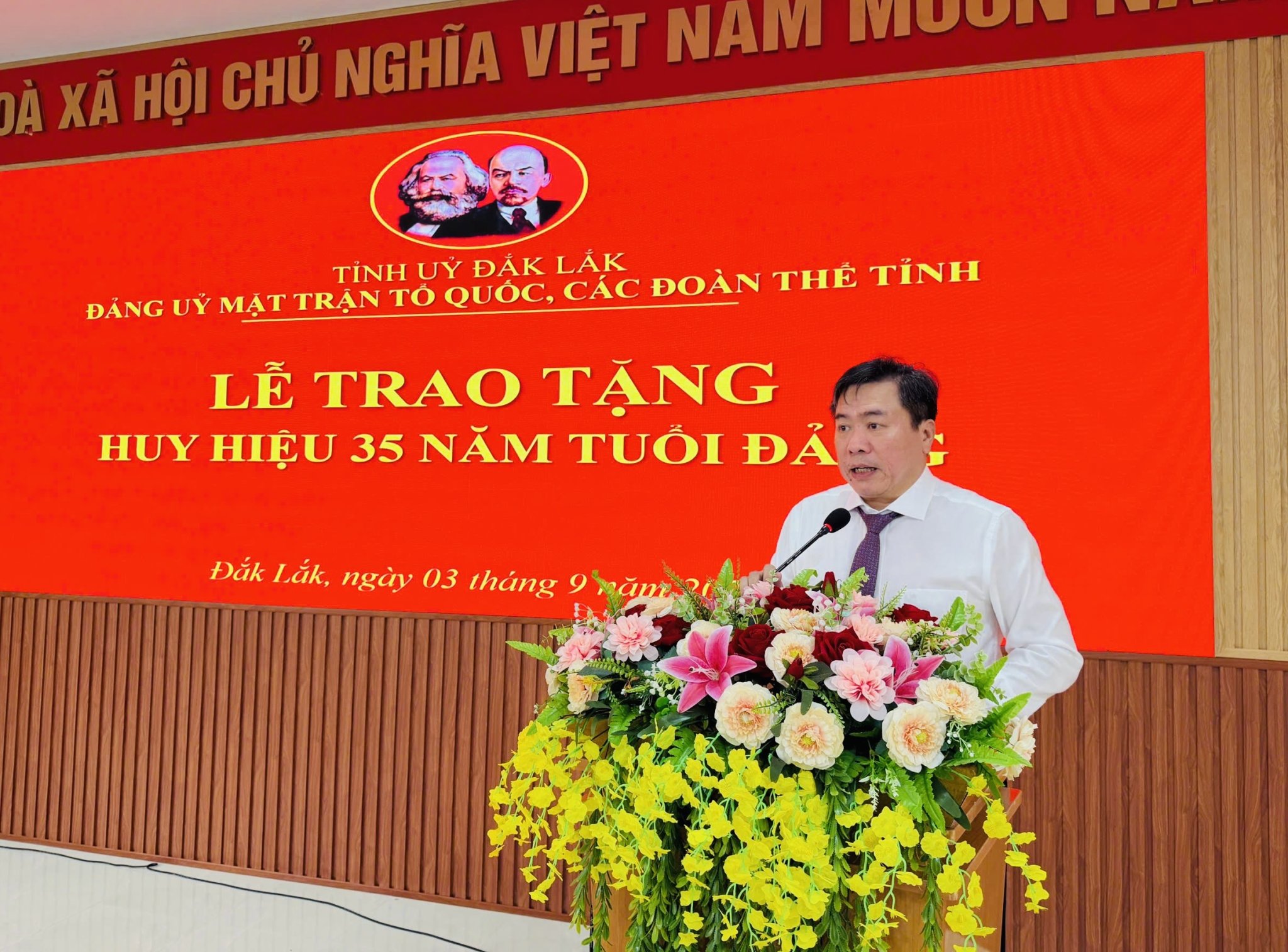 dong chi The
